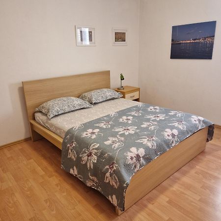 Apartments Marinko Stari Grad  Zewnętrze zdjęcie